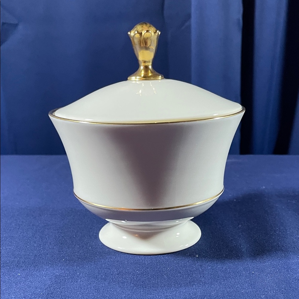 Lenox Candy Dish/Lidded Bowl with Gold Trim